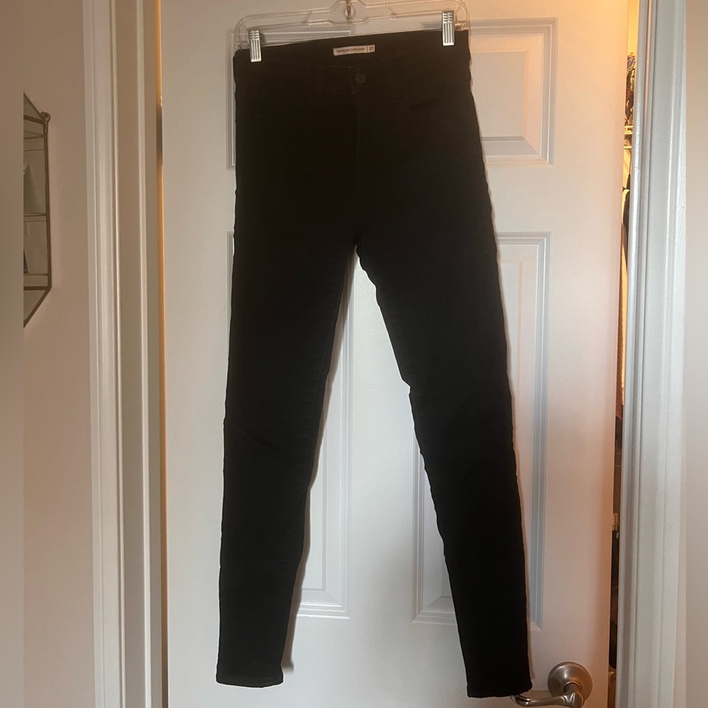 Levi’s black skinny jeans 27